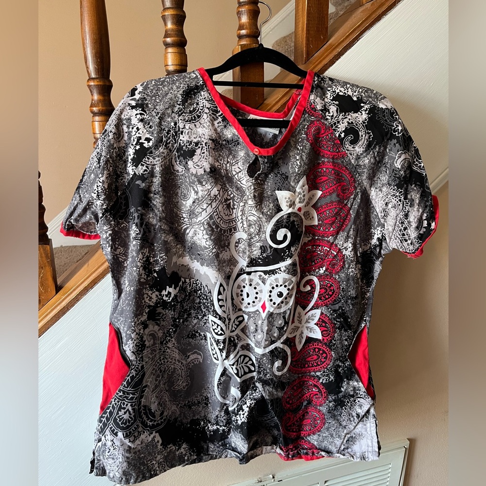 Uniform Advantage Owl Print Scrub Top